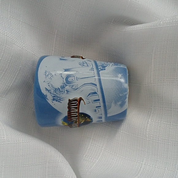 Universal Studios Shot Glass - Picture 1 of 3